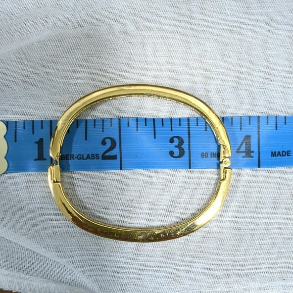 Swarovski crystal green and clear/diamond look pave hinged gold bracelet - Picture 4 of 10